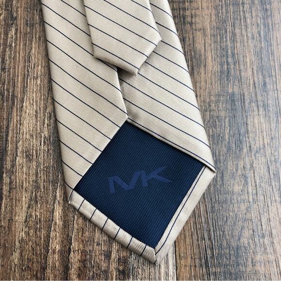 Michael Kors Neck Tie 100% Silk Pinstripe Business Professional Brown Blue - Picture 7 of 12